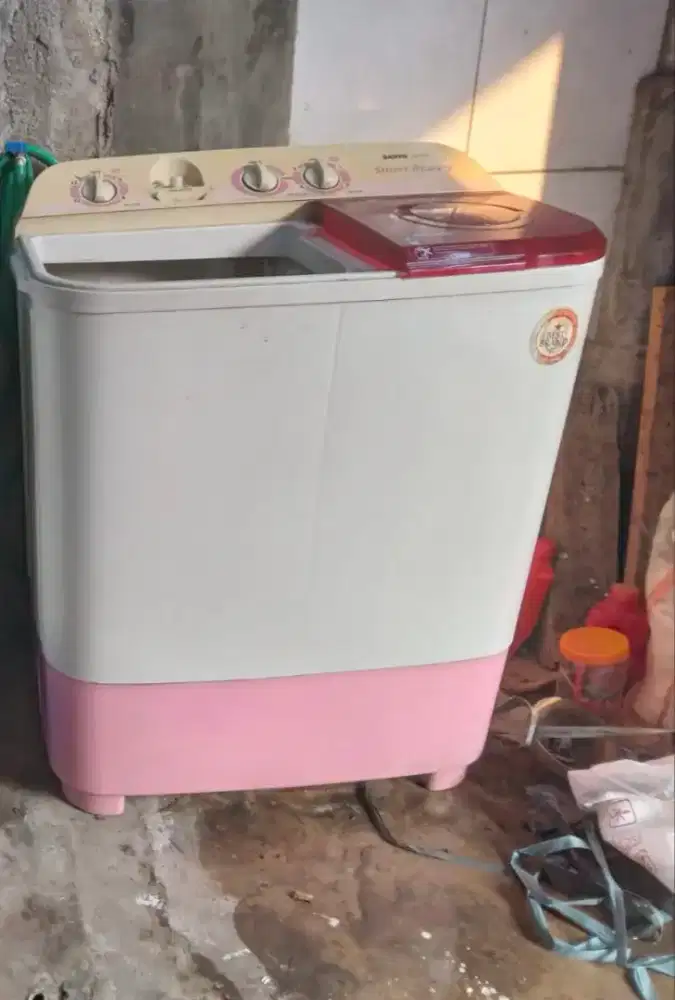 mesin cuci merk sanyo pink
