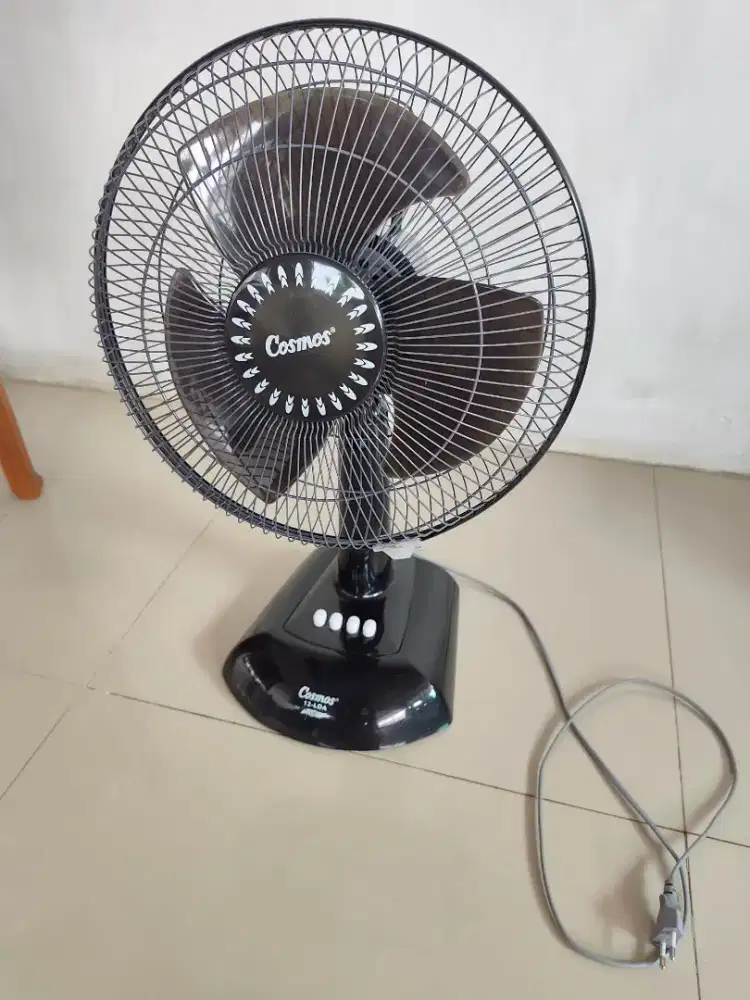 Kipas Angin Meja Cosmos 12 inc