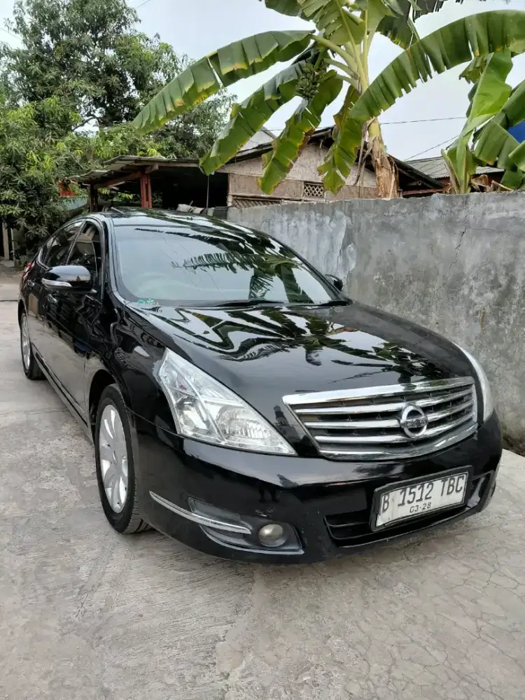 Nissan Teana 2010 Bensin