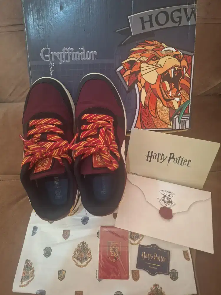 Sepatu Sneakers Special Editon Harry Pottrr Gryffindor