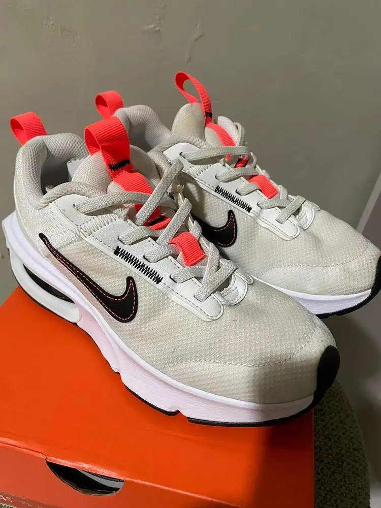 Running shoes anak