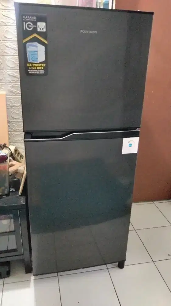dijual kulkas Polytron