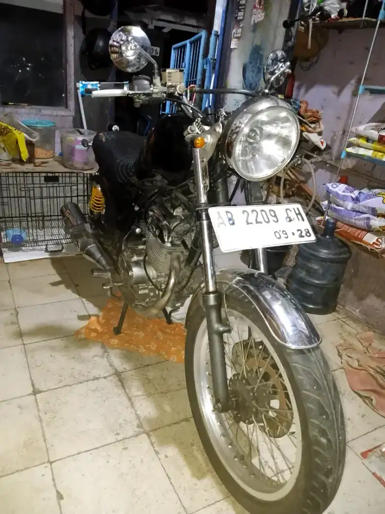 Suzuki thunder 125 costum