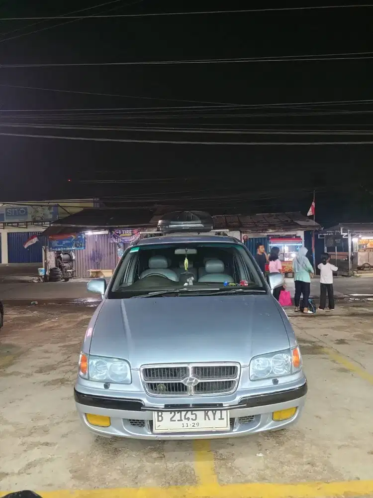 Dijual Hyundai Trajet DOHC 2004 MT