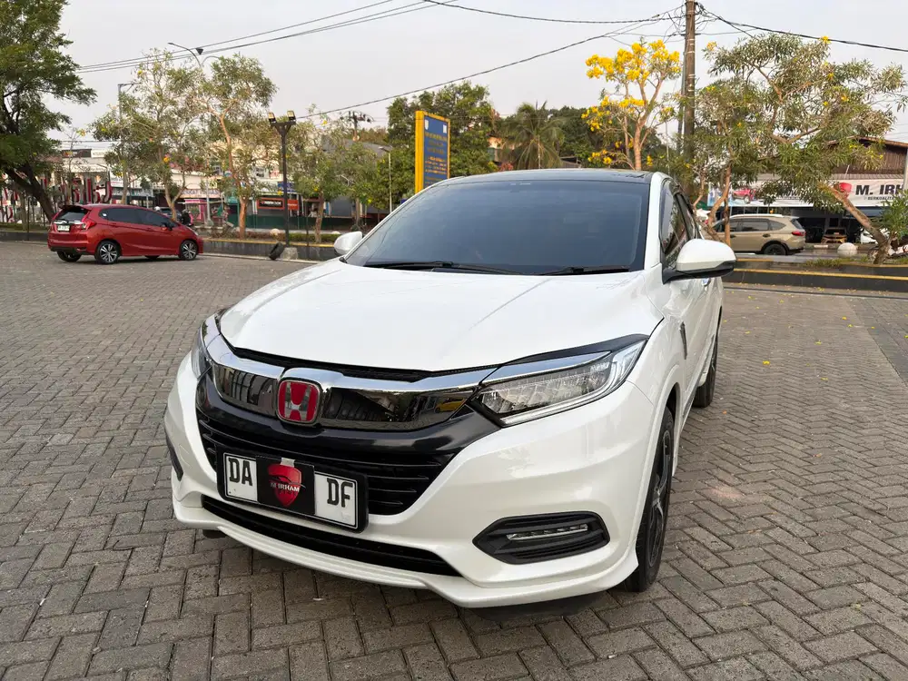Honda HRV Prestige Facelift Panoramic Sunroof 1.8 At 2021