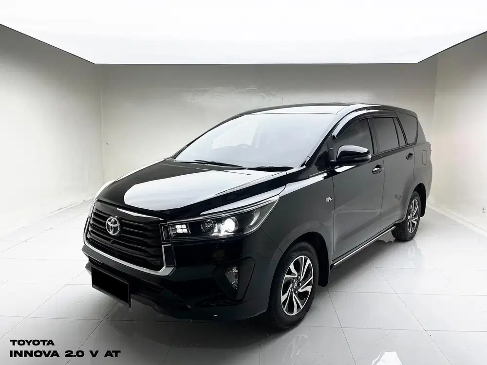 TOYOTA INNOVA 2.0 V AT 2022 BLACK ON BLACK