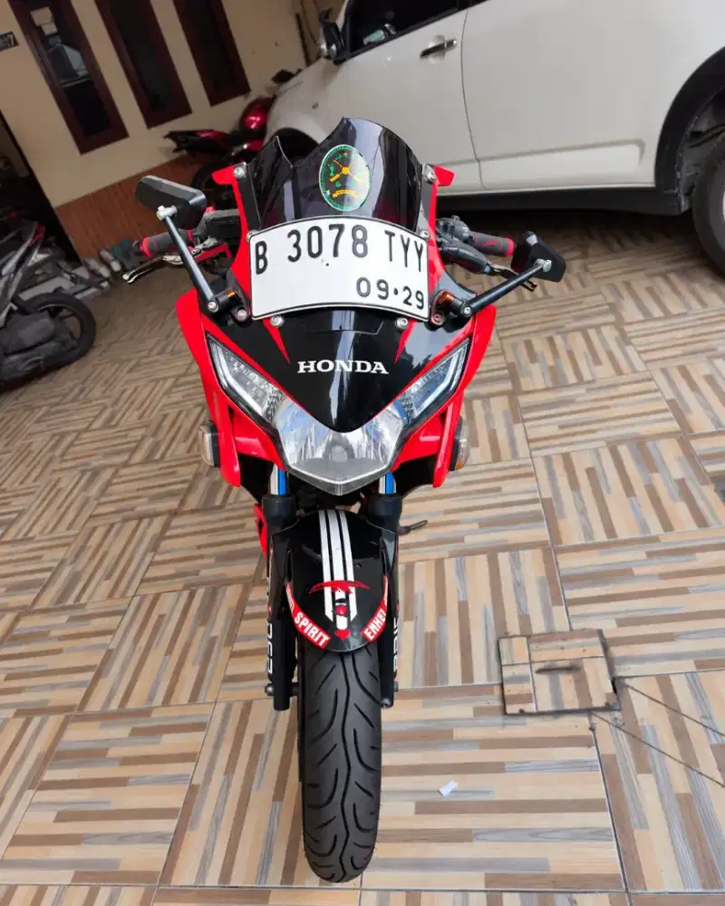 Honda CBR 250R CBU Thailand 2011 - KM 14rb - Surat Lengkap -Knalpot R9