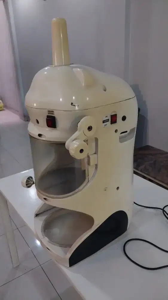 Mesin Serut Es Otomatis
