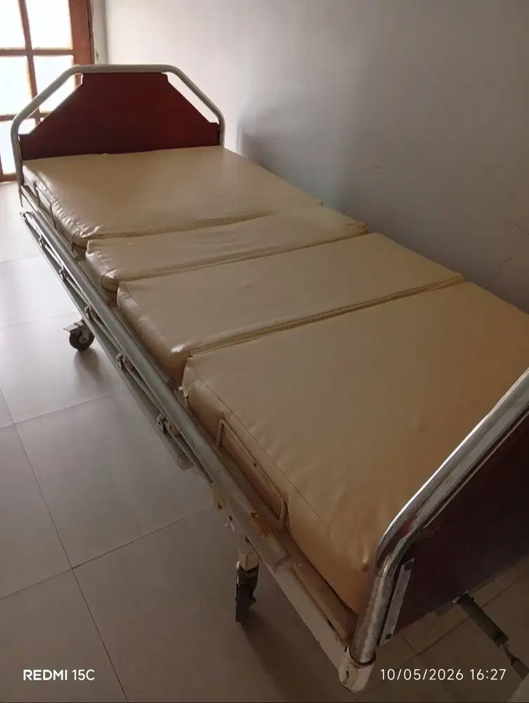 Ranjang Pasien Rumah Sakit 3 Cranks