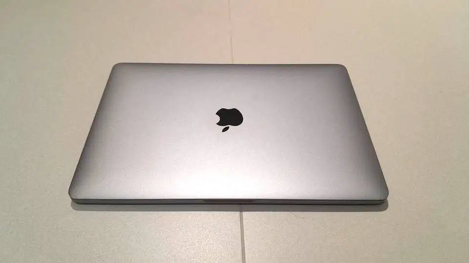 Macbook Pro 13 Inch 2018 (GRATIS TAS RANSEL)