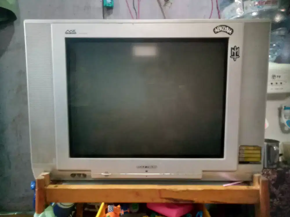 tv tabung Polytron