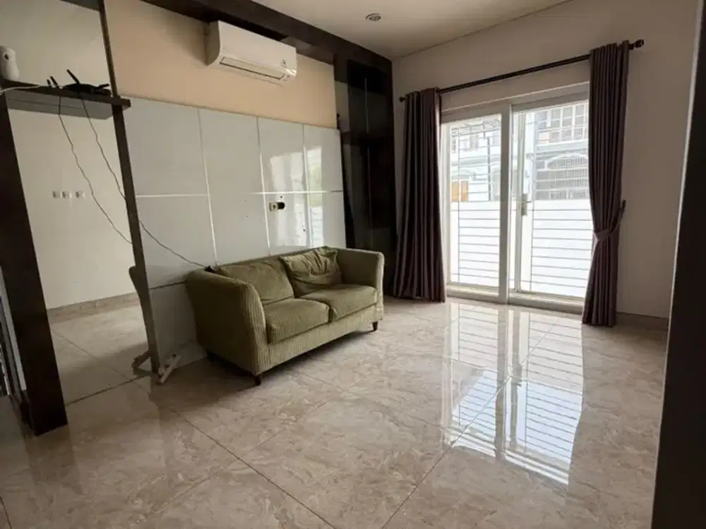 Exclusive House For Rent At Cendana Golf Pantai Indah Kapuk 1 Jakarta Utara Semi Furnished Condition