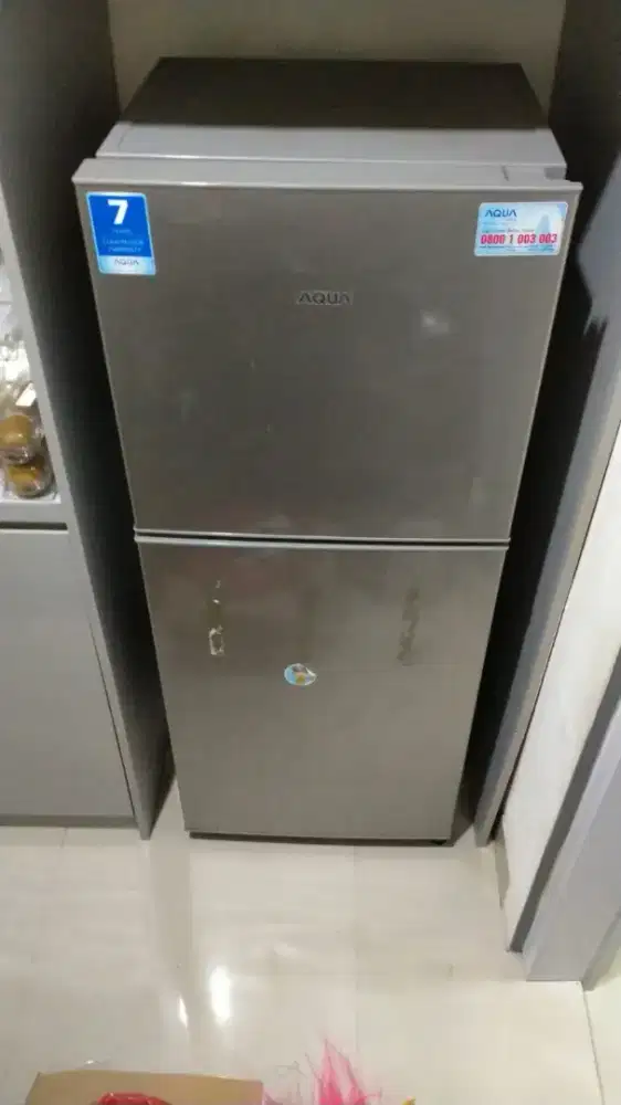 DIJUAL (BEKAS) AQUA 2-door refrigerator AQR-D261