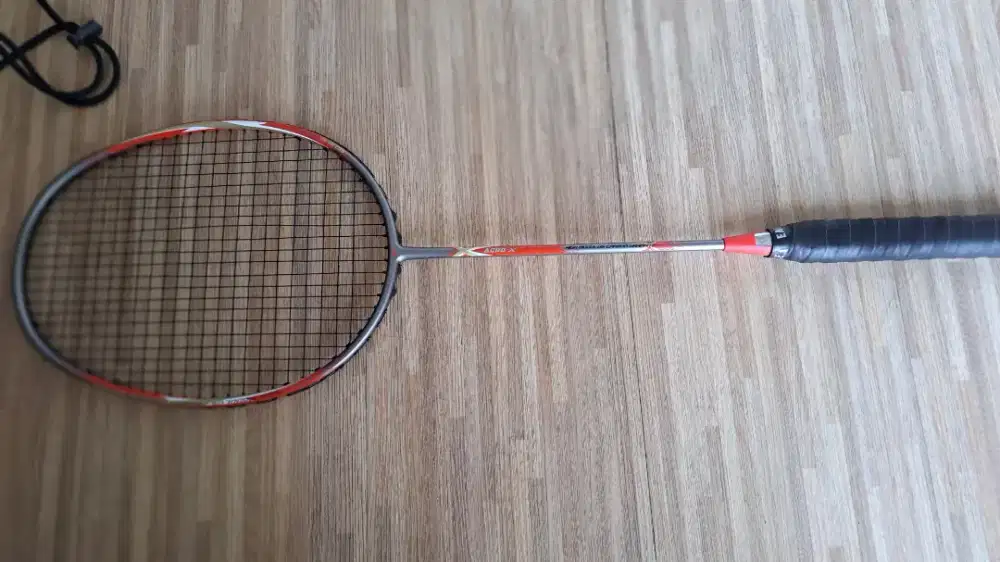 Raket bulutangkis merk eagle