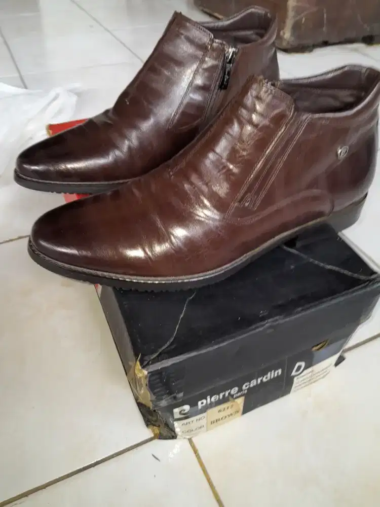Sepatu pria macho