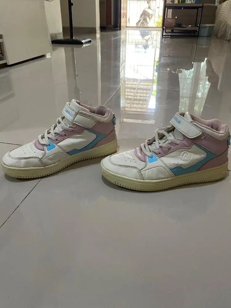 Preloved sepatu anak Airwalk