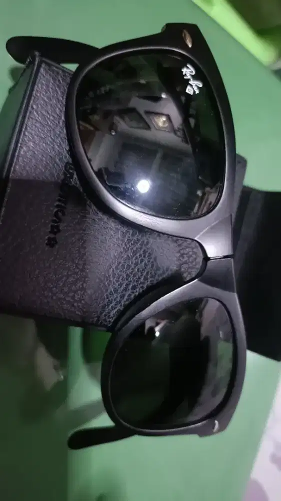 Kacamata rayban