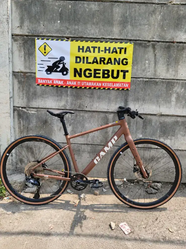 Sepeda hybrid Camp Gx300