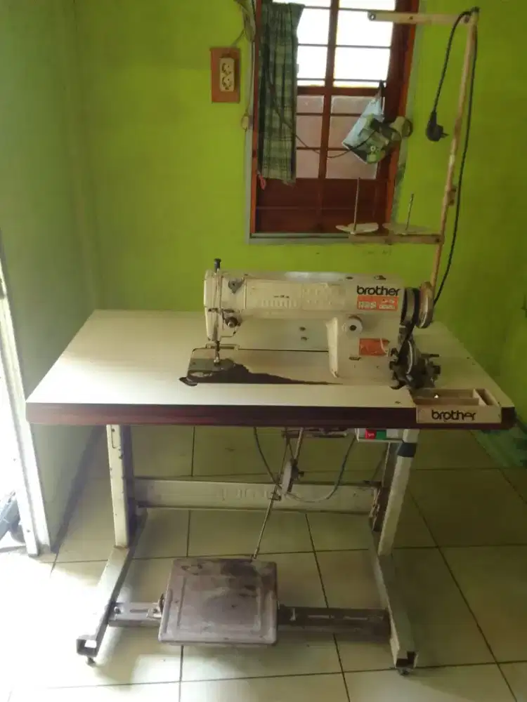 Mesin jahit jual butuh