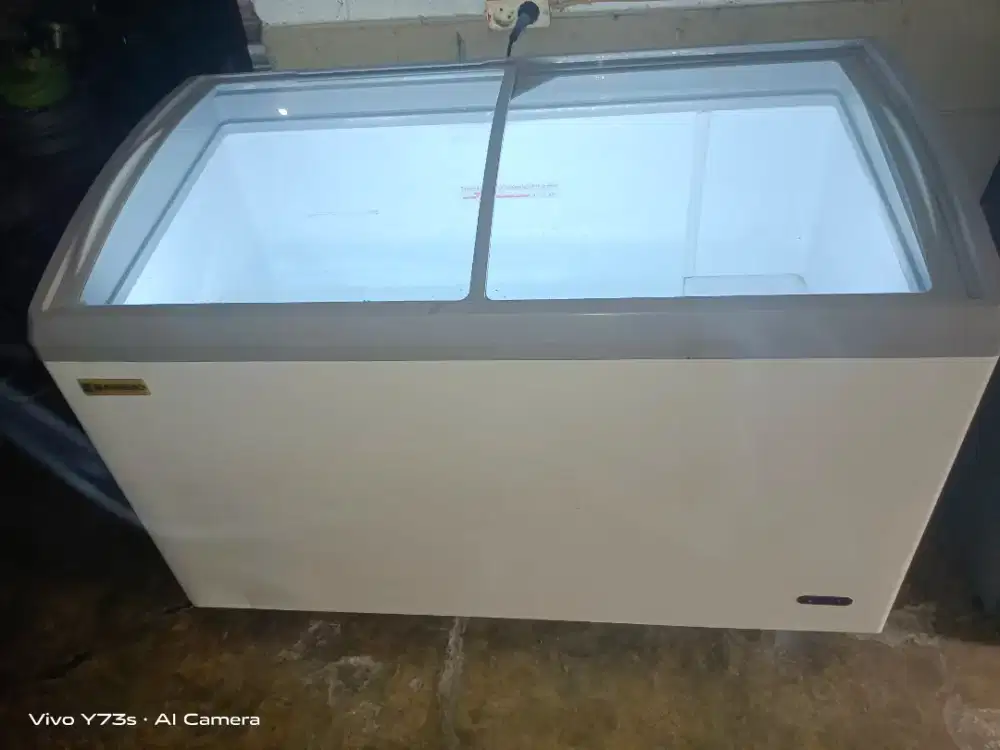 Di jual second frezer box sleding/kaca kapasitas 350 L merk SANSIO