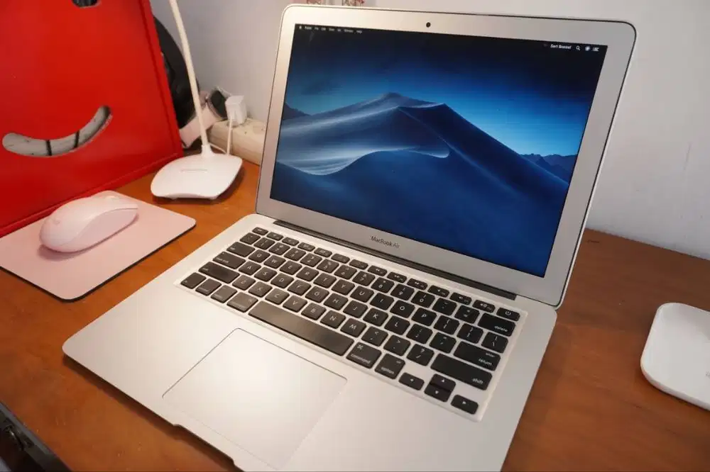 Apple MacBook Air 13 Inch 2017 i5 8/128GB Fullset Murah COD Jakbar