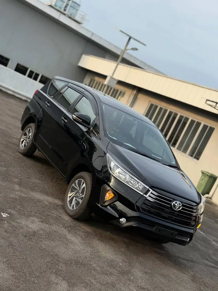Toyota Innova Reborn 2.4 G Solar-AT 2026