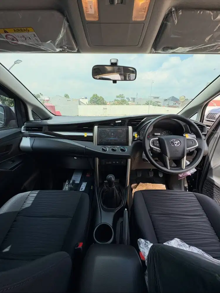 Toyota Innova Reborn 2.4 G Solar-AT 2026