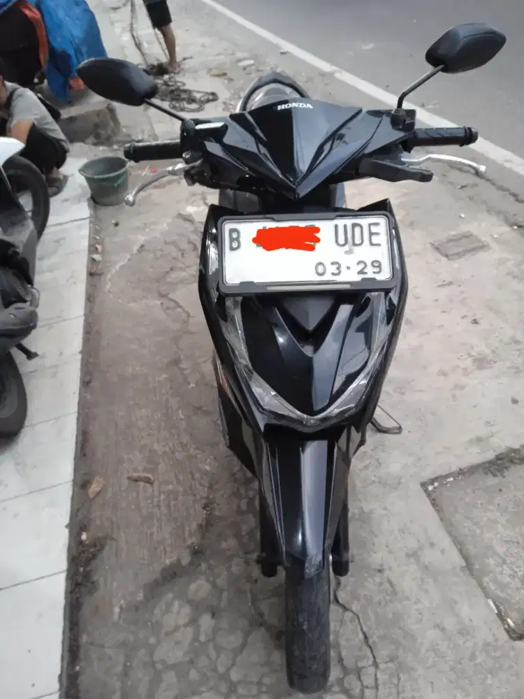 Honda Beat PGM-FI Tahun 2024 Mesin halus Body bagus Stater hidup