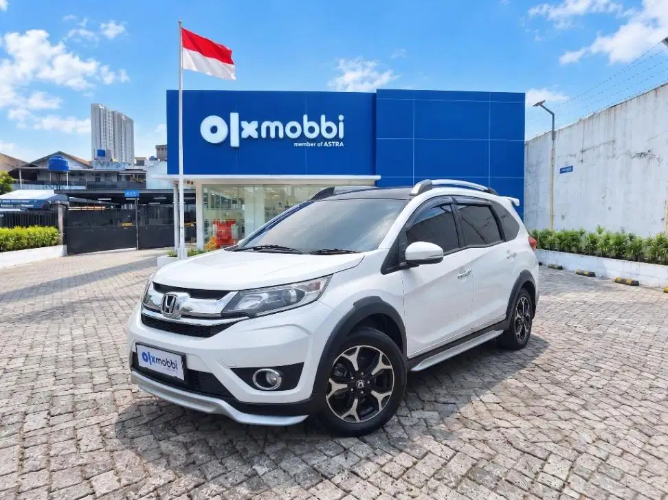 LOW DP Honda BR-V 1.5 E Prestige Bensin-AT 2016 BOH