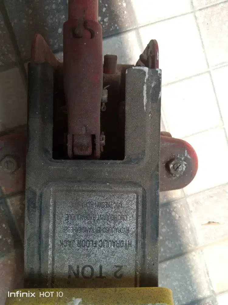 Dongkak mobil 2 ton