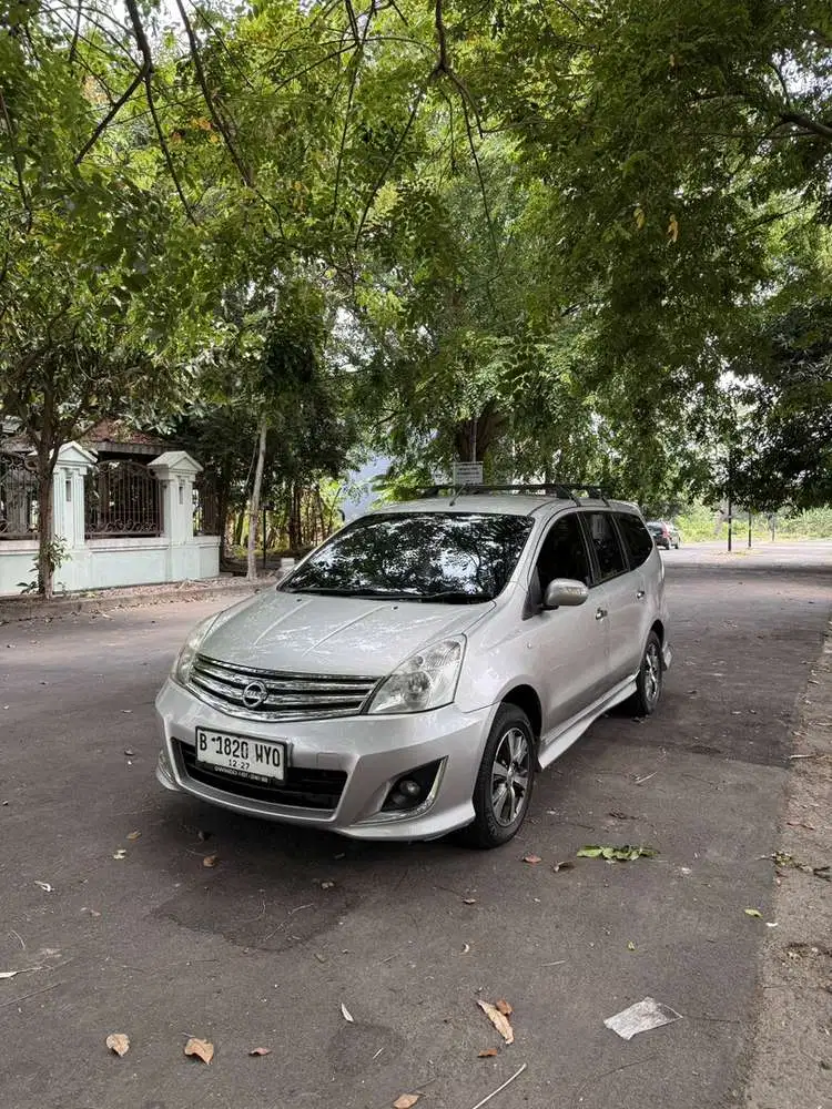 Nissan Grand livina 2011 Bensin