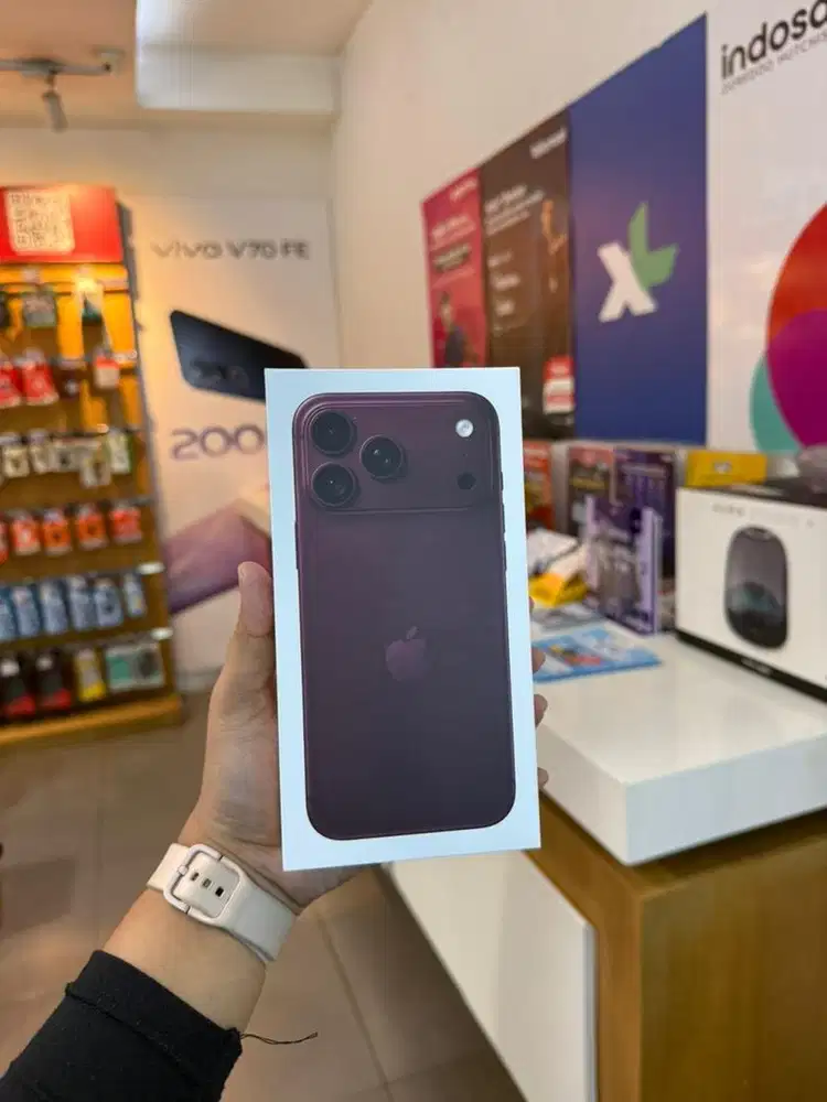 Iphone 18 Promax Burgundy