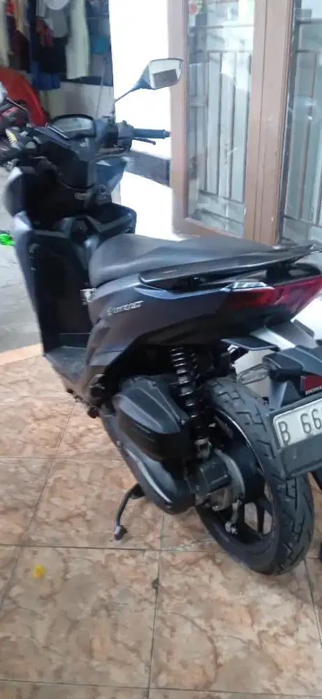 Dijual cepat vario 125 pajak hidup surat lengkap