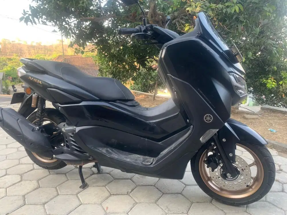 DIJUAL CEPAT Yamaha NMAX 2023 KEYLESS - Mesin Normal , Surat Lengkap!