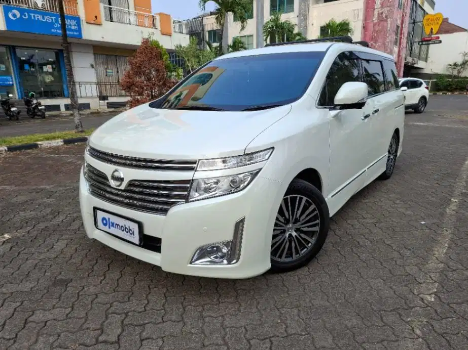Nissan Elgrand 3.5 Highway Star Bensin AT 2013 Putih