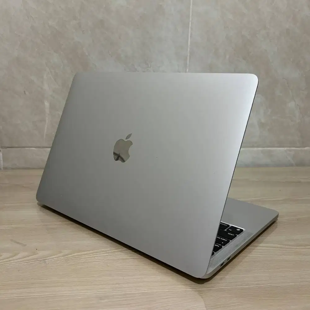 Apple Macbook Pro M1 Retina Touchbar 16/256 Mulus