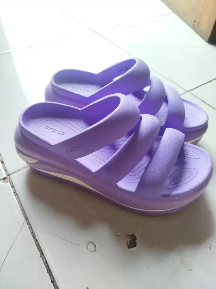 Sandal Slop Crocs wanita