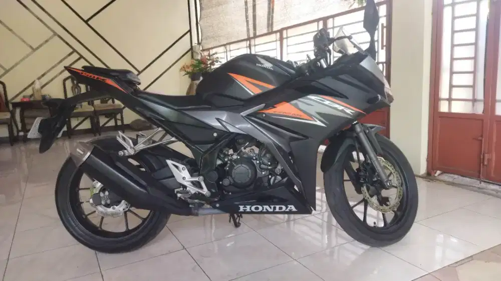 All New CBR 150 R 2019 Matte Black ori Low KM