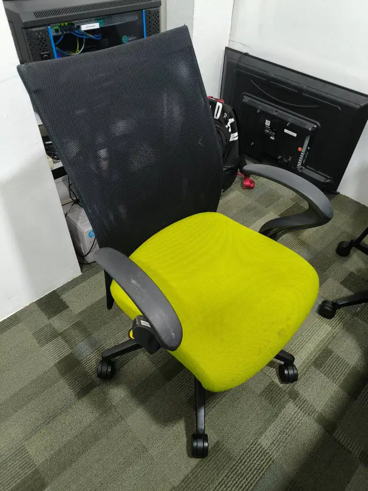 DIJUAL KURSI EX KANTOR VINOTI AREA JOGJA