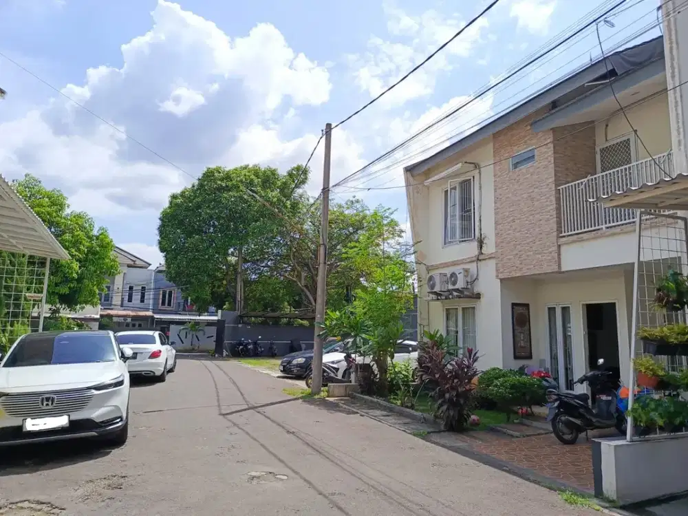 DIJUAL CEPAT MURAH RUMAH 2 LANTAI DALAM CLUSTER CIRENDEU SELANGKAH KE MRT LEBAK BULUS