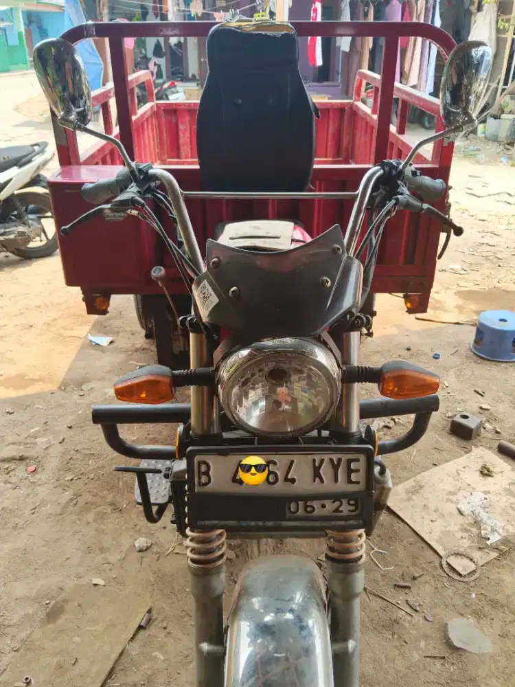 Jual motor roda tiga merek HTM Gajah.thn 2024 Rp19jta nego di tempat