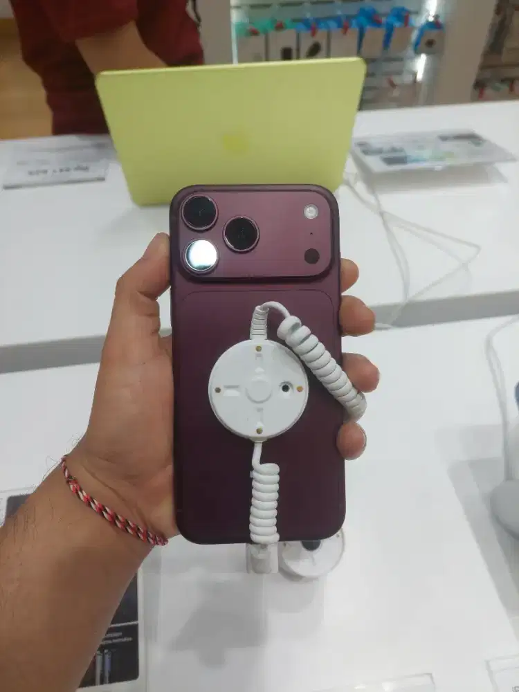 IPHONE 18 PRO MAX BURGUNDY