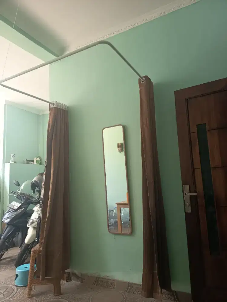 JUAL CEPAT GANTUNGAN KAMAR PAS/RUANG FITTING