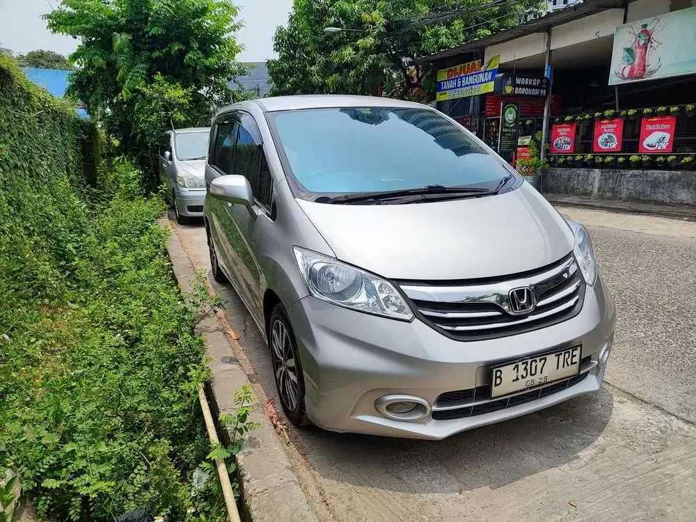 Honda Freed 2013 Bensin