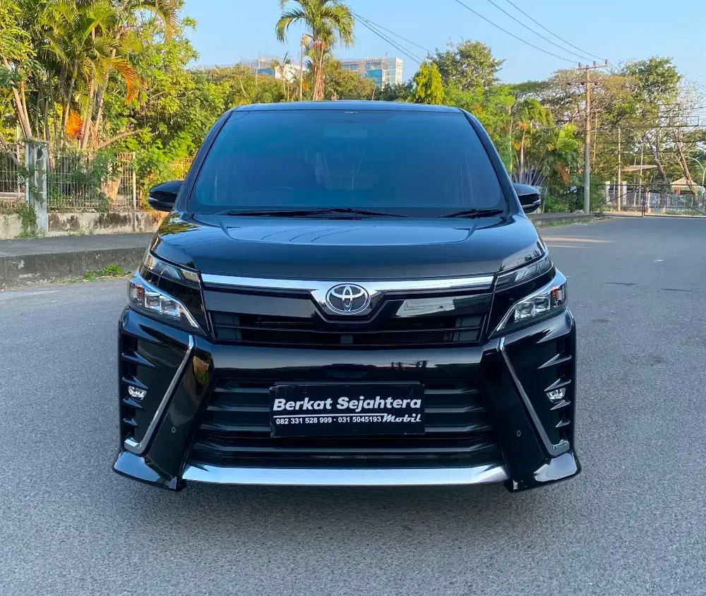 Toyota Voxy Matic 2018 Sunroof “DP 45jt” Proses Cepat