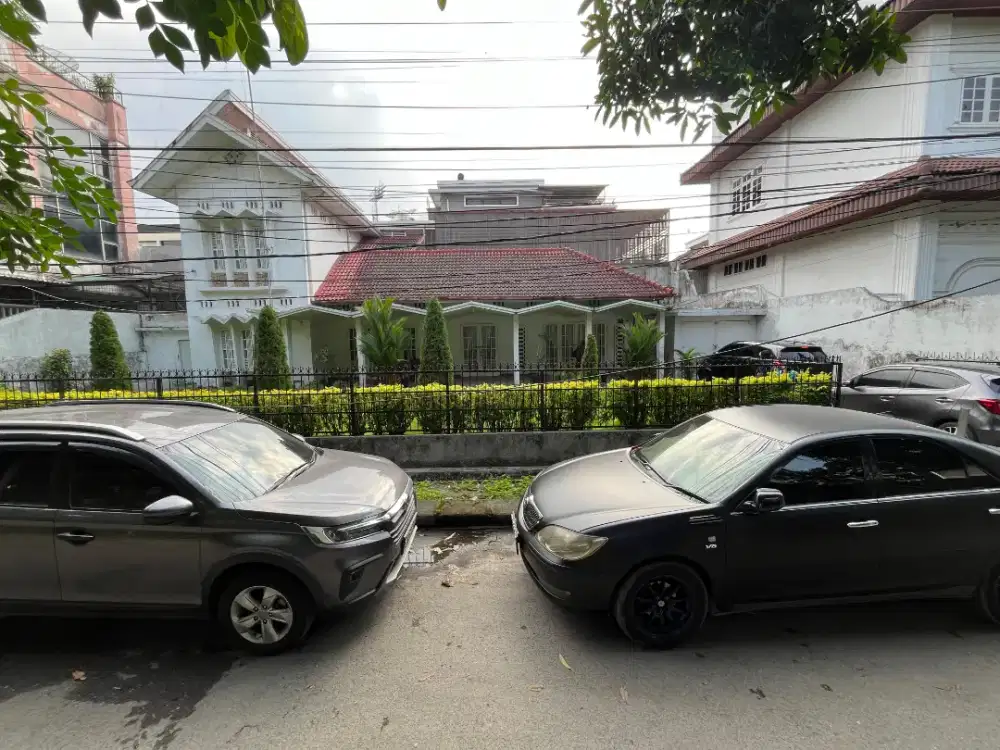 Dijual Tanpa Perantara Rumah Strategis di Pusat Kota Medan