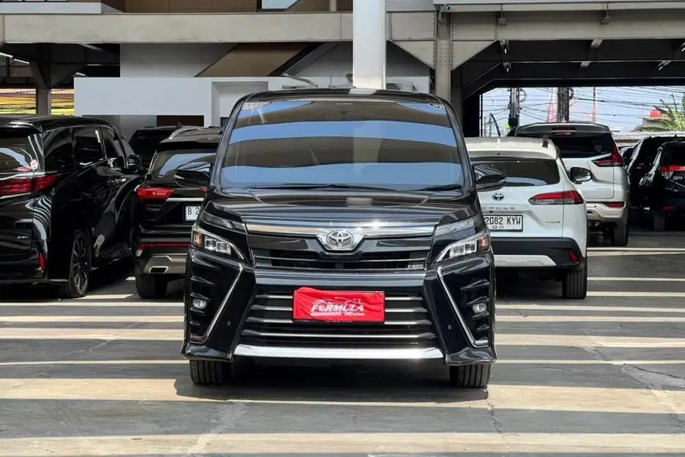 Toyota Voxy AT 2018 Hitam