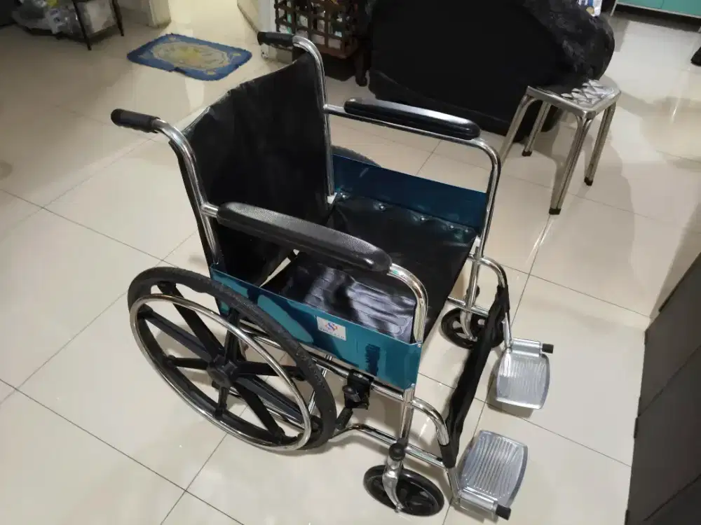 Kursi Roda lipat (full rangka besi)