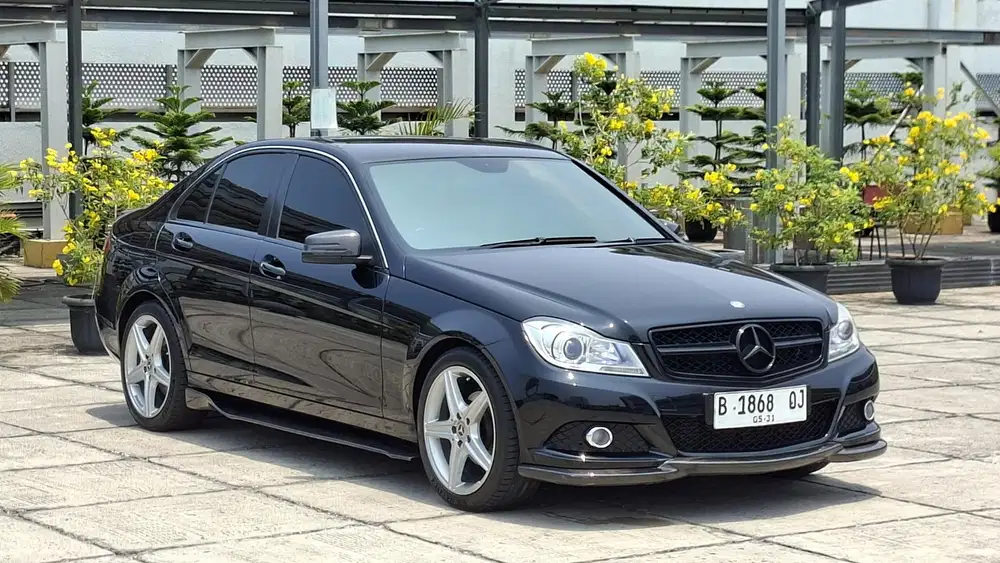 [Km 88k] Mercedes C200 CGI W204 2013