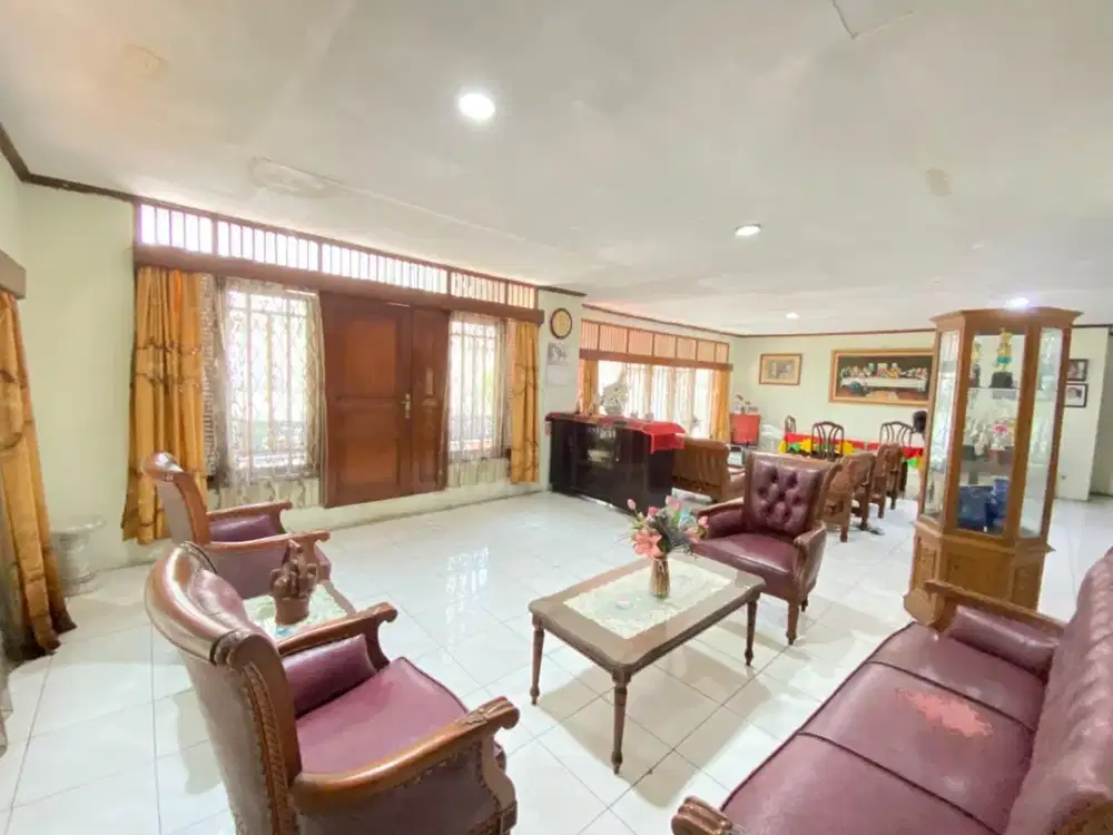 Rumah Hoek di Jl. Mandala Tomang, Jakarta Barat – Harga Nego
